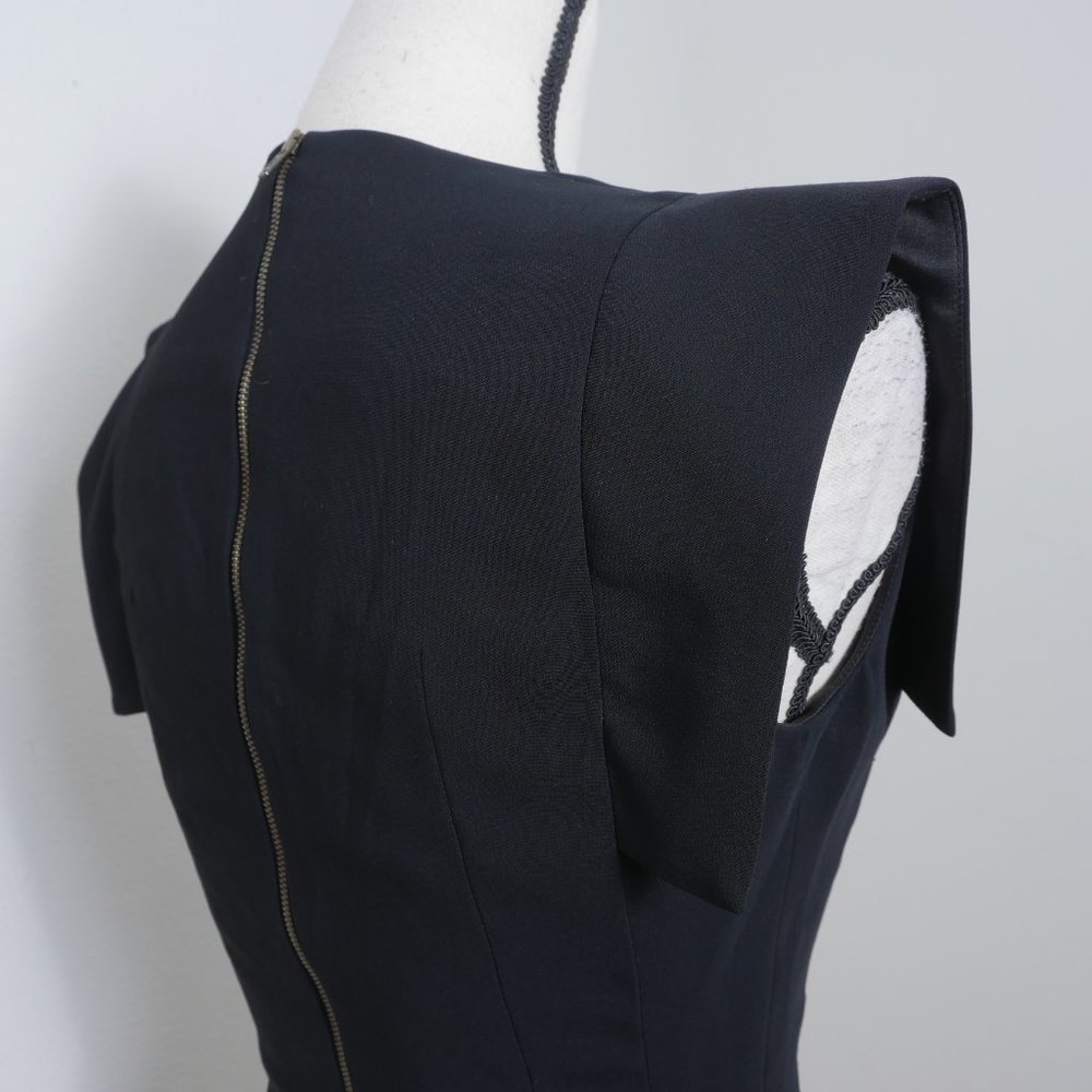 Tabitha Webb Honeysuckle Onyx Black Sleeveless V Neck Partial Peplum Waist Dress - Picture 7 of 12